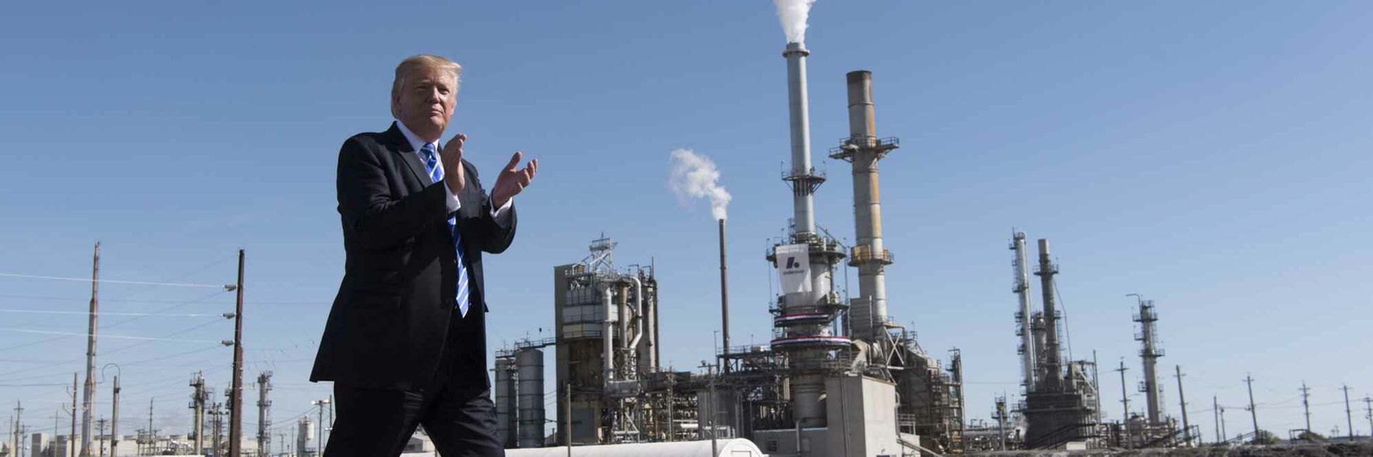 Donald Trump vor Andeavor Raffinerie Donald Trump bei einer Steuer-Reform-Veranstaltung